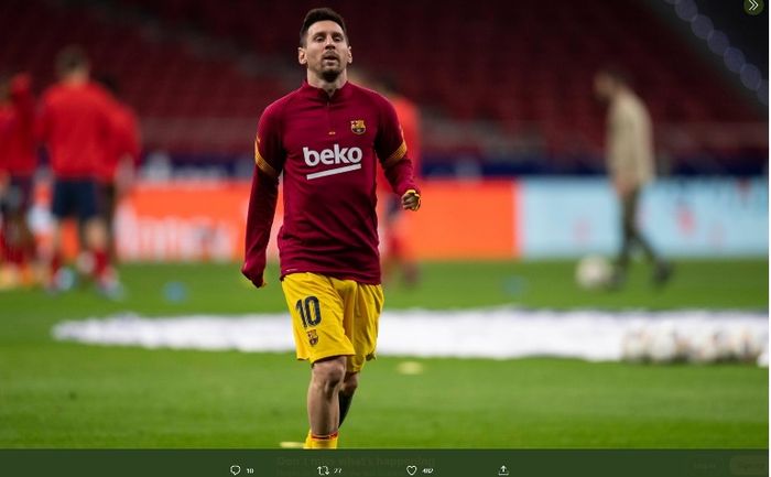 Megabintang Barcelona, Lionel Messi, pemanasan sebelum laga melawan Atletico Madrid pada Sabtu (21/11/2020).