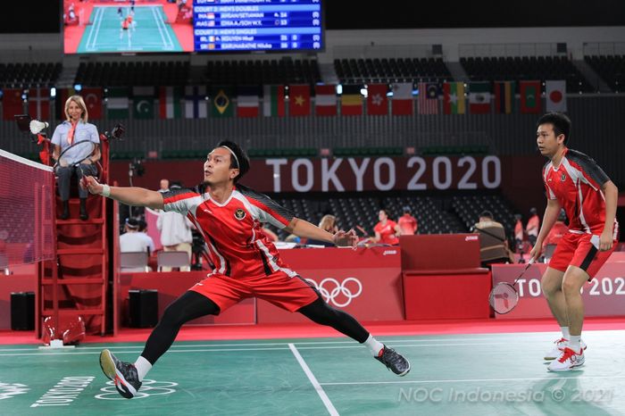 Aksi Mohammad Ahsan/Hendra Setiawan pada ajang Olimpiade Tokyo 2020, Senin (26/7/2021)