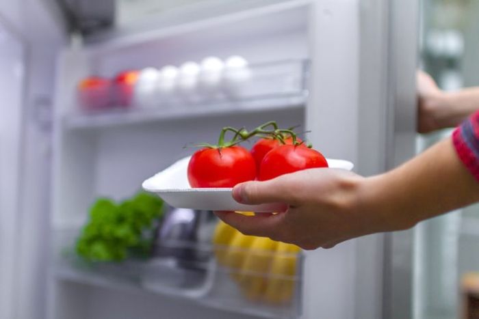 Bahaya menyimpan tomat di kulkas