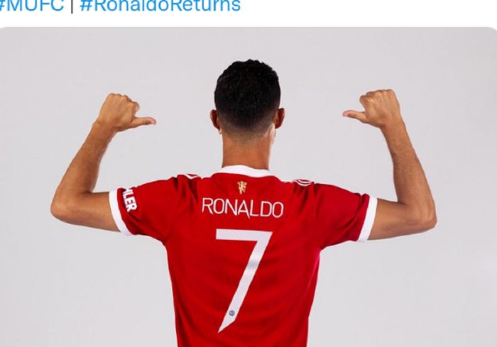  Megabintang Manchester United, Cristiano Ronaldo, resmi menggunakan nomor punggung 7 dalam periode keduanya di Old Trafford. 