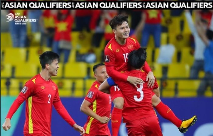 Nguyen Quang Hai merayakan gol yang membawa Vietnam unggul 1-0 atas Arab Saudi di babak ketiga kualifikasi Piala Dunia 2022 zona Asia, Kamis (2/9/2021) di Riyadh.