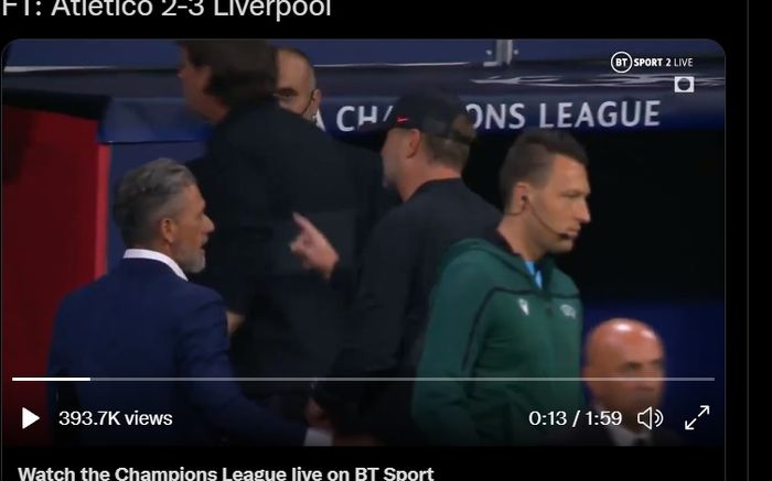 Pelatih Liverpool, Juergen Klopp, tampak kesal dengan reaksi pelatih Atletico Madrid, Diego Simeone, seusai laga.