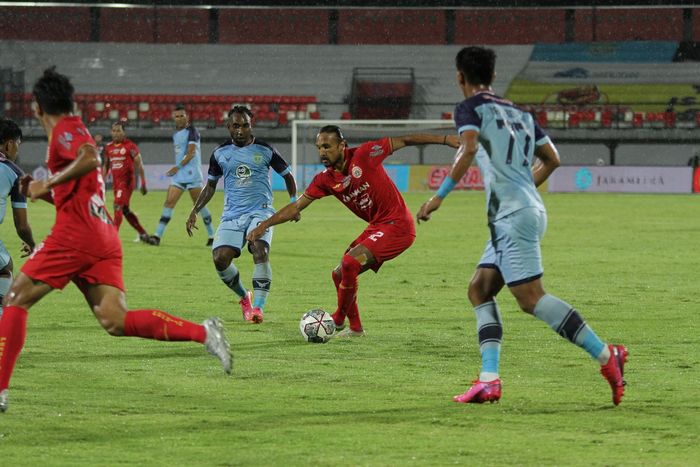 Suasan laga Persija Jakarta vs Persela Lamonga pada laga pekan ke-20 Liga 1 2021-2022, Sabtu (15/1/2022)