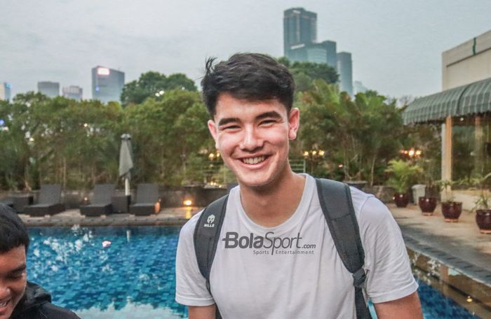 Bek timnas Indonesia, Elkan Baggott, nampak sumringah saat ditemui di Hotel Sultan, Jakarta, 26 Mei 2022.