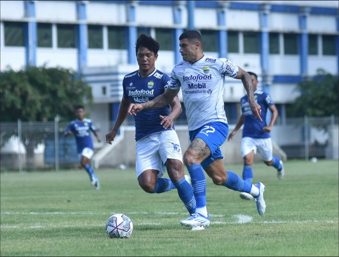 Penyerang Persib Bandung, Ciro Alves saat tampil di gim internal Maung Bandung pada Sabtu (28/5/2022).