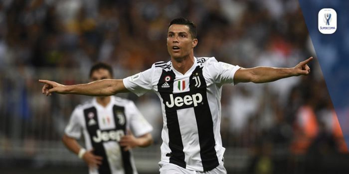 Megabintang Juventus, Cristiano Ronaldo, merayakan gol yang dicetak ke gawang AC Milan dalam laga Pi