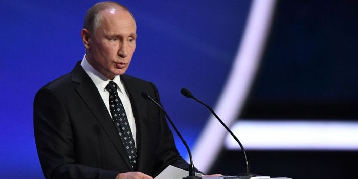 Presiden Rusia, Vladimir Putin, memberikan pidato jelang undian fase grup Piala Dunia 2018 di State 