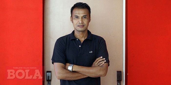 Mantan pemain timnas Indonesia yang kini menjabat asisten pelatih Borneo FC, Charis Yulianto.