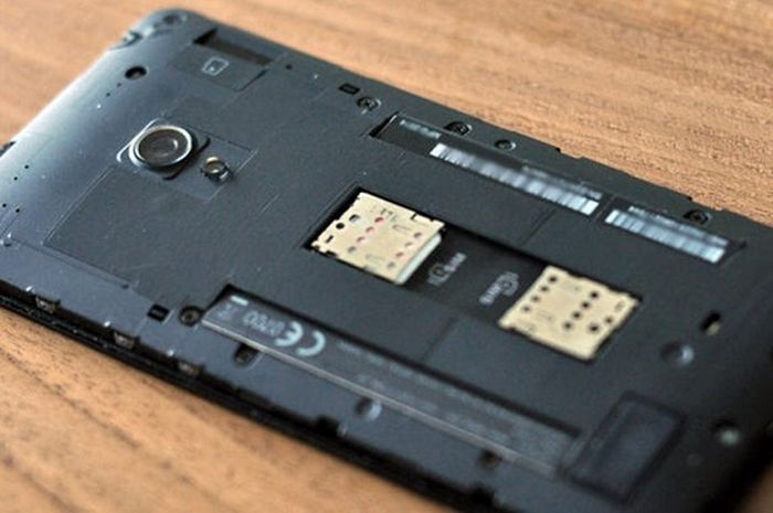 Cara Mengatasi HP Kemasukan Air