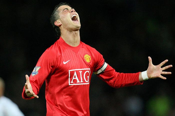 Manchester United's Cristiano Ronaldo celebrates scoring his second goal during the Barclsy Premier 