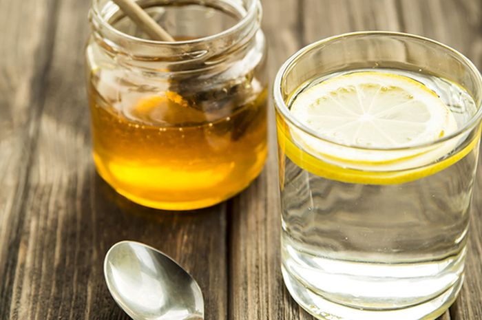 Manfaat minum air madu sebelum tidur.