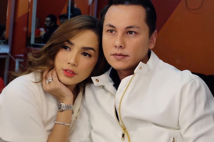 Ussy Sulistiawaty dan Andhika Pratama