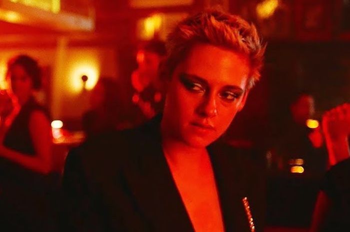 Kristen Stewart dalam video klip lagu ‘If You Really Love Nothing’ dari Interpol