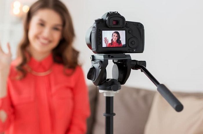 Hasil gambar untuk vlogger
