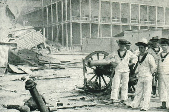 Pasukan Inggris mengambil alih Istana Zanzibar setelah perang selama 38 menit