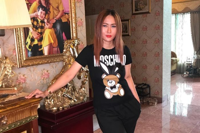 Inul Daratista ganti gaya rambut.