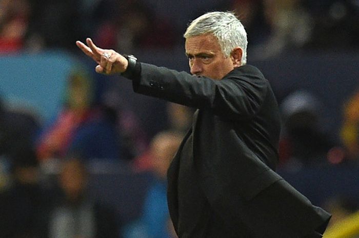 Ekspresi pelatih Manchester United, Jose Mourinho, dalam laga Grup H Liga Champions melawan Juventus