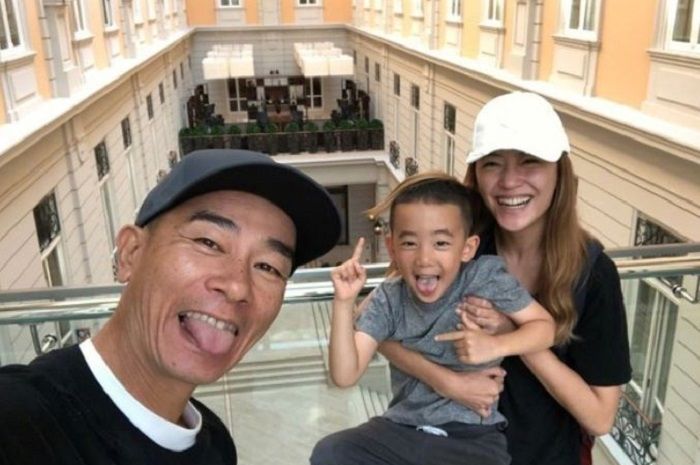 Jordan Chan dan keluargannya.