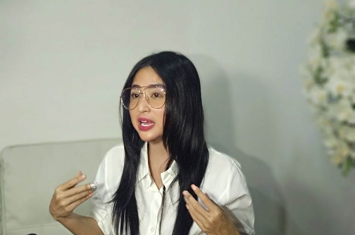 Dewi Perssik saat ditemui Grid.ID di Dermapro, Daan Mogot, Jakarta Barat, Minggu (28/10/2018).