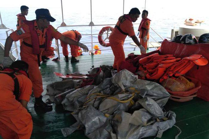 Tim Basarnas terus melakukan pencarian dan evakuasi korban Pesawat Lion Air JT-160 rute Jakarta-Pang