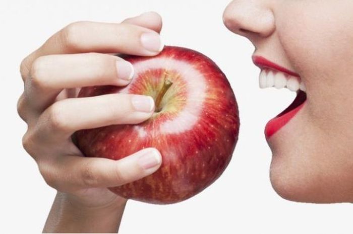 5 keajaiban makan buah apel