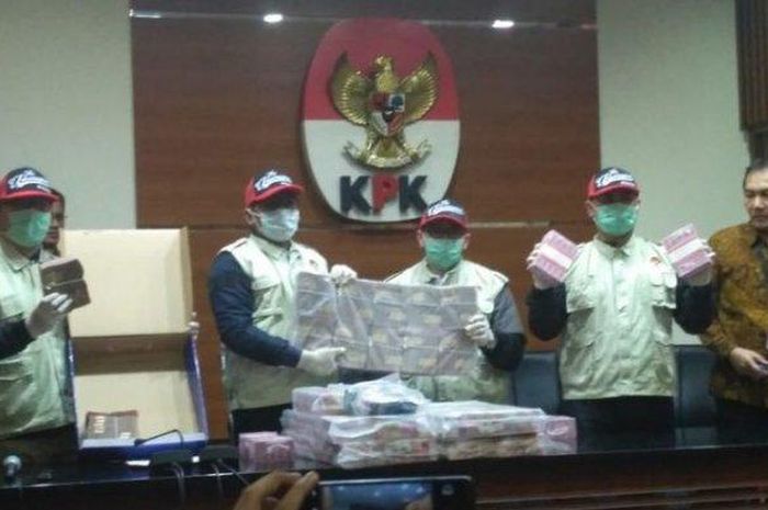 Simak 7 Fakta Terkait Dugaan Suap Dana Hibah Kemenpora untuk KONI