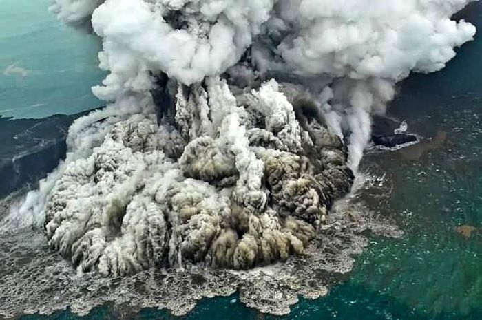 Hasil gambar untuk gunung anak krakatau