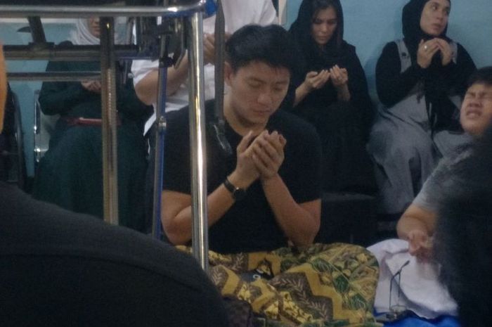 Ifan Seventeen gelar tahlilan di Bandara Halim Jakarta