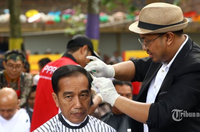 Enam Tahun Jadi Tukang Cukur Presiden Jokowi, Bayaran Herman Bisa Hidupi Keluarganya Satu Bulan!