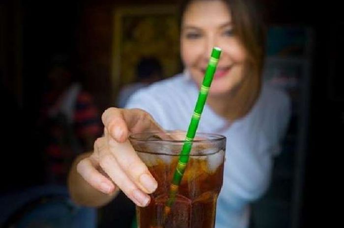 Lama tak terdengar kabar, Tamara Bleszynski jualan teh manis
