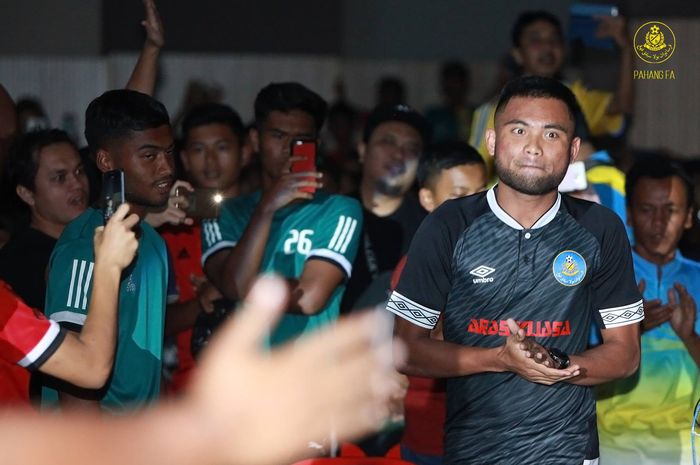 Penyerang sayap asal Indonesia, Saddil Ramdani saat diperkenalkan sebagai bagian dari klub Liga Super Malaysia 2019, Pahang FA. 