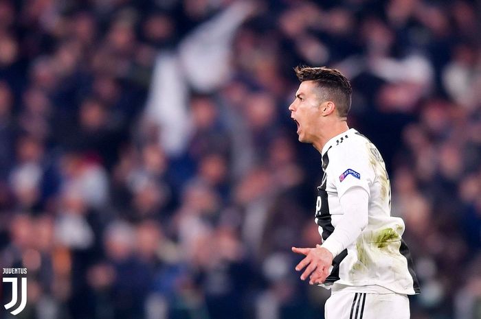 Megabintang Juventus, Cristiano Ronaldo, mencetak gol dalam laga babak 16 besar Liga Champions kontra Atletico Madrid di Stadion Allianz Turin, 12 Maret 2019.