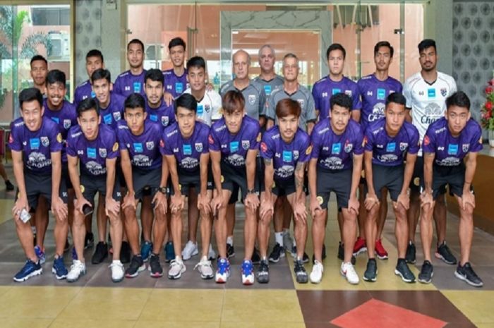 Timnas U-23 Thailand berpose dalam persiapan menuju Kualifikasi Piala Asia U-23 2020.