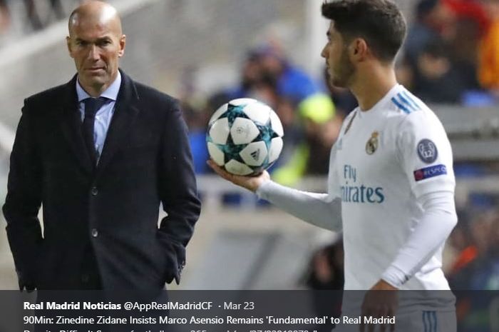 Pelatih Real Madrid, Zinedine Zidane bersama Marco Asensio