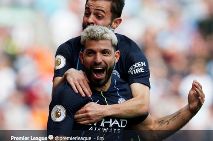 Striker Manchester City, Sergio Aguero, merayakan gol yang dicetaknya ke gawang Burnley pada pertandingan pekan ke-36 Liga Inggris 2018-2019 di Stadion Turf Moor, 28 April 2019.