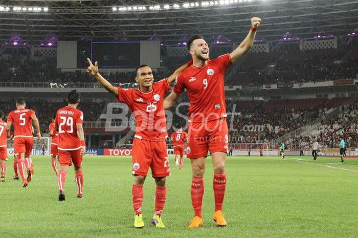 Selebrasi penyerang Persija Jakarta, Marko Simic dan Riko Simanjuntak, seusai mencetak gol ke gawang Tampines Rovers, 28 Februari 2018.