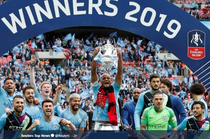 Manchester City sukses memenangkan trofi Piala FA usai mengalahkan Watford 6-0 di Stadion Wembley