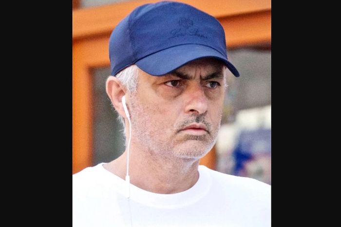 Jose Mourinho saat menuju ke salon Haks Oscar di Kings Road, Kota London, Sabtu (25/5/2019).