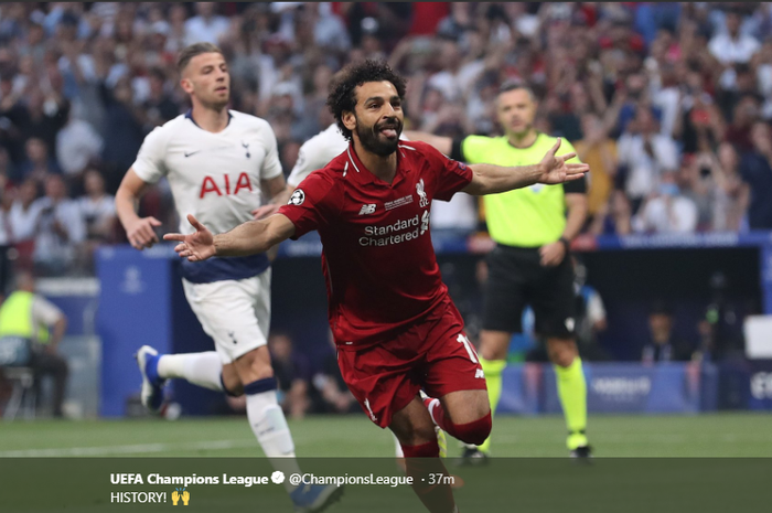 Penyerang Liverpool, Mohamed Salah, mencetak gol di final Liga Champions kontra Tottenham Hotspur, Sabtu (1/6/2019) di Stadion Wanda Metropolitano, Madrid.