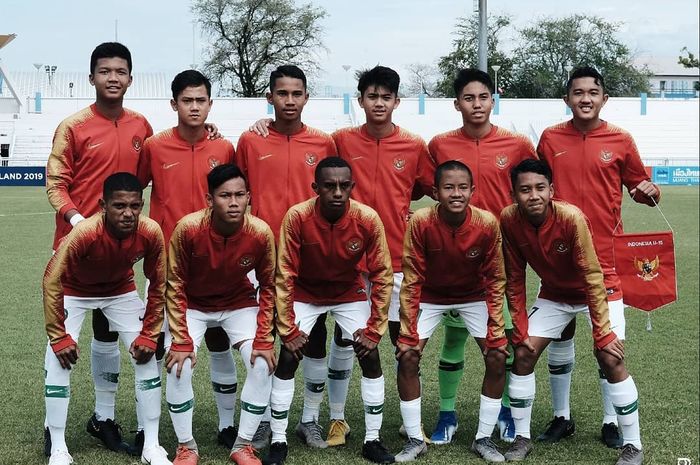 Skuat timnas U-15 Indonesia berfoto jelang laga Piala AFF U-15 2019 kontra Vietnam, Sabtu (27/7/2019).