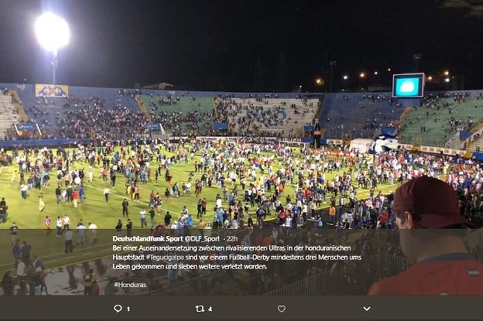 Bentrok suporter di kompetisi sepak bola Honduras, menyebabkan 3 orang tewas,7 lainnya luka-luka.
