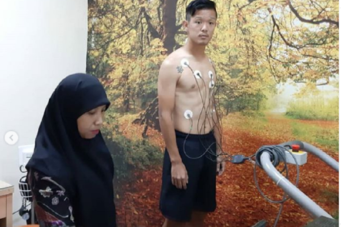 Calon pemain baru Arema FC, Takafumi Akahoshi, menjalani serangkaian tes media di rumah sakit Malang, Senin (26/8/2019).