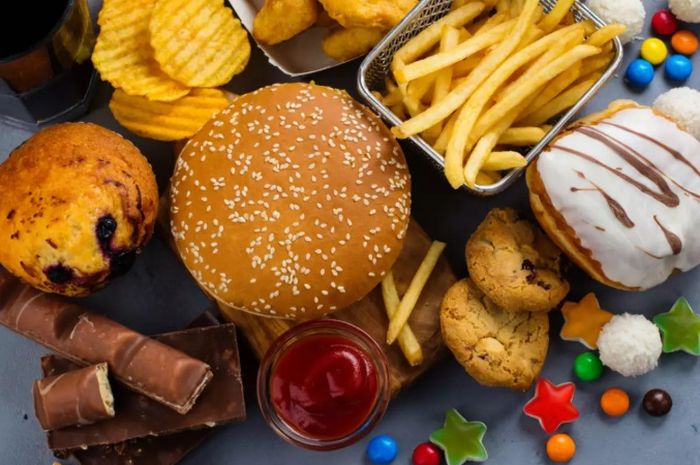 Junkfood atau makanan cepat saji tak baik bagi kesehatan.
