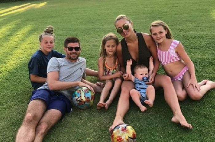 Steven Gerrard dan keluarga.