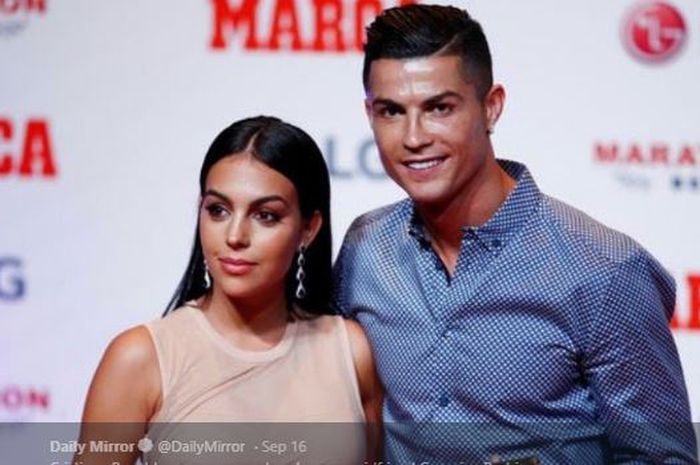 Megabintang Juventus, Cristiano Ronaldo, bersama kekasihnya, Georgina Rodriguez.