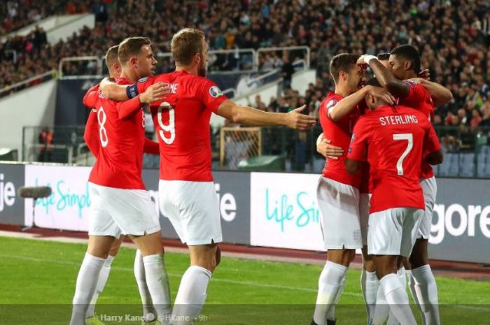 Para pemain timnas Inggris rayakan gol dalam laga Kualifikasi Euro 2020 melawan Bulgaria di Stadion Vasil Levski, 14 Oktober 2019.
