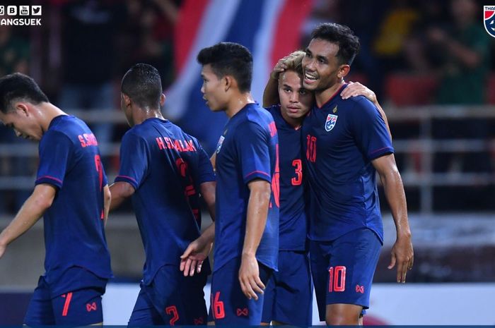 Asosiasi Sepak Bola Thailand (FAT) berencana memanggil pemain muda jebolan akademi Bayern Munchen, Marcel Sieghart, untuk bergabung ke timnas Thailand.