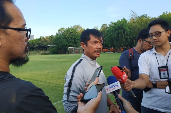 Pelatih timnas U-23 Indonesia, Indra Sjafri di Lapangan G, Senayan, Jakarta, Senin (21/10/2019).
