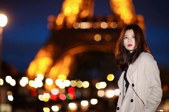 Pebulu tangkis Malaysia, Goh Liu Ying pun turut menikmati keindahan di Kota Paris usai kalah di babak pertama French Open 2019.