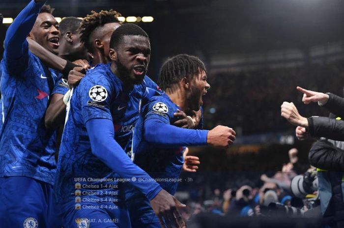 Para pemain Chelsea merayakan gol Reece James pada laga Liga Champions kontra Ajax Amsterdam di Stadion Stamford Bridge, 5 November 2019.